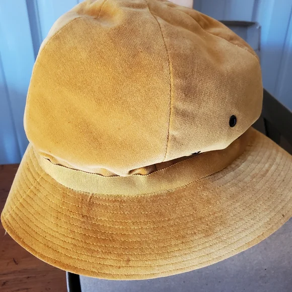 *SOLD* Vintage Betmar (New York) Ladies Cloche/Bucket Hat W/Original Box - Picture 2 of 13